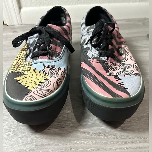 Vans size 8 1/2 - Picture 6 of 10